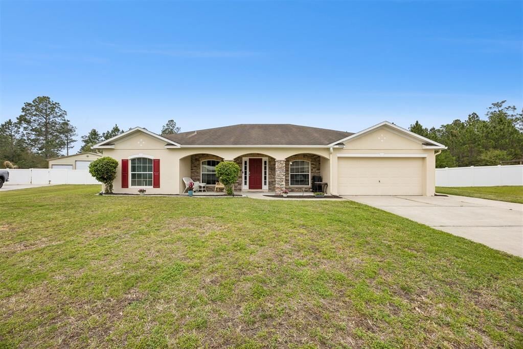 Property Photo: 54401 Turning Leaf Drive FL 32011