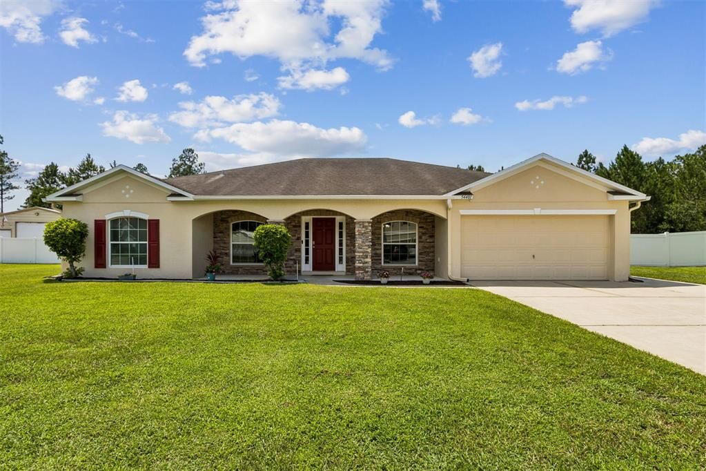 Property Photo: 54401 Turning Leaf Drive FL 32011