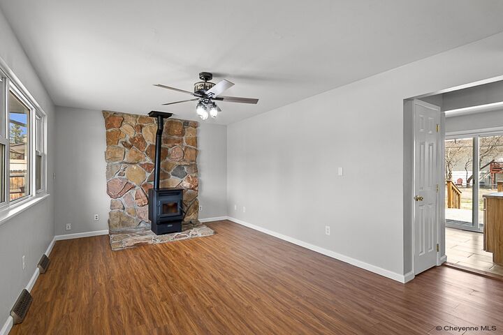 Property Photo: 5009 Linden Wy WY 82009