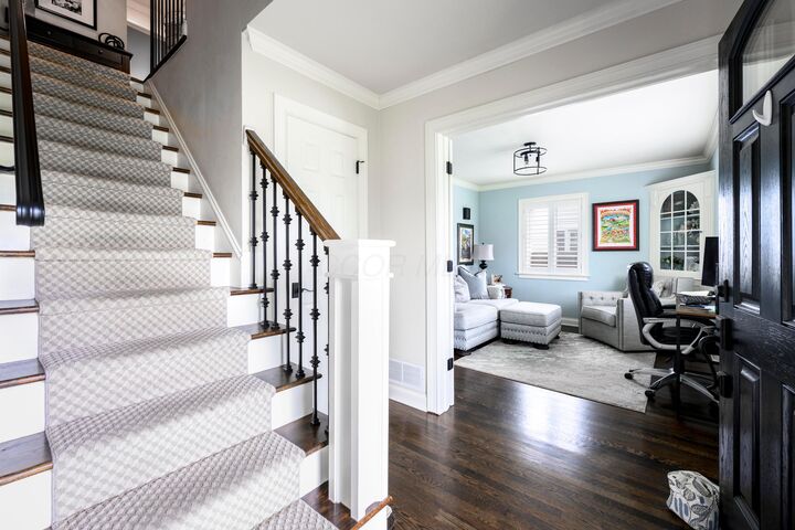 Property Photo: 1865 Collingswood Road OH 43221