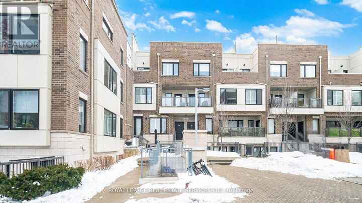 Property Photo:  8 Drummond Street 402  ON M8V 1Y8 