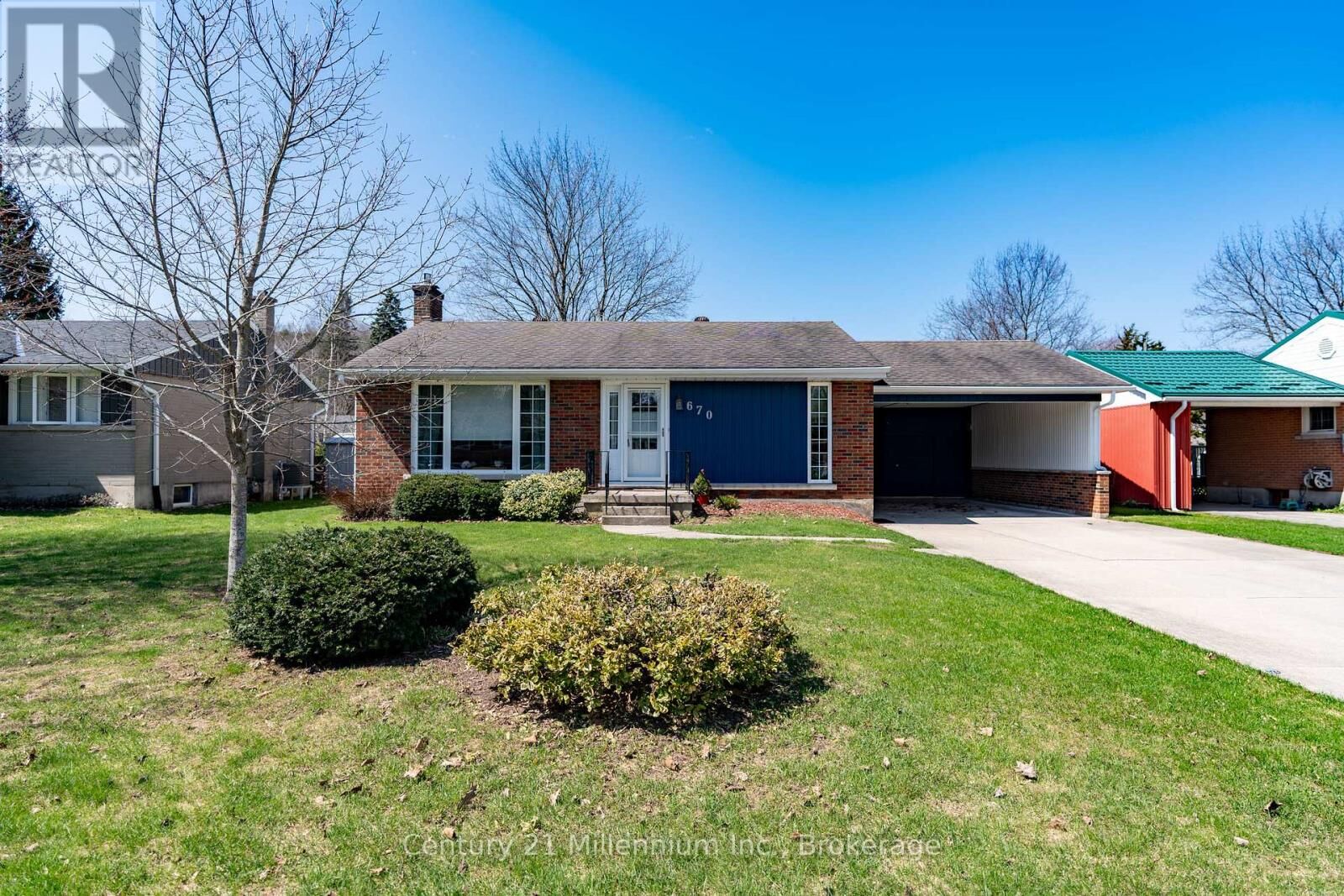 Property Photo:  670 5th A Avenue West  ON N4K 5C9 