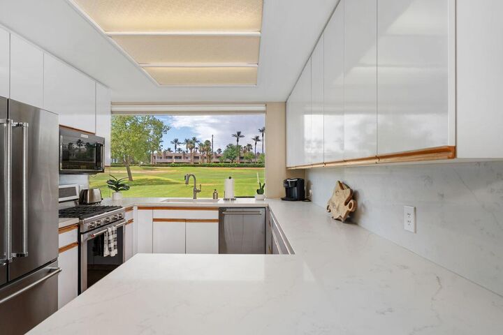 Property Photo: 20 Pebble Beach Drive CA 92270