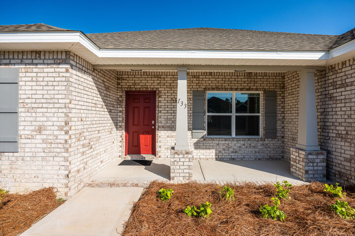 Property Photo: 133 E Sky Way FL 32439