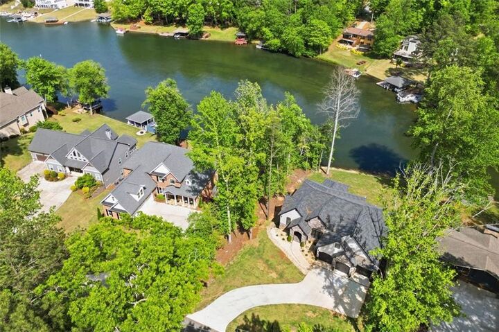 Property Photo:  2021 Lakeview Parkway  GA 30180 