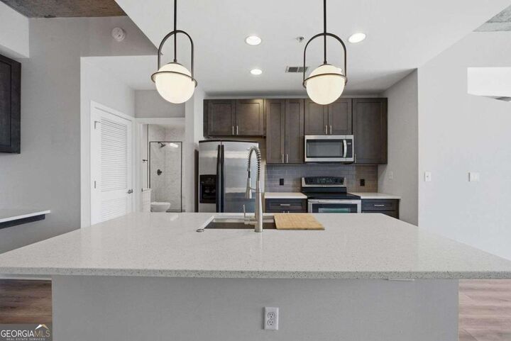 Property Photo:  400 W Peachtree Street NW 1908  GA 30308 