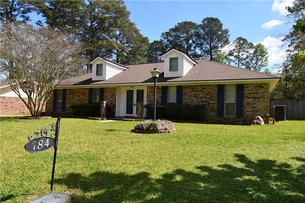 Property Photo: 184 Woodcliff Circle LA 71360
