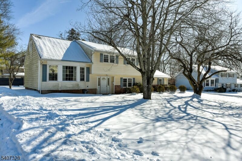 Property Photo:  8 Crest Dr  NJ 08805 