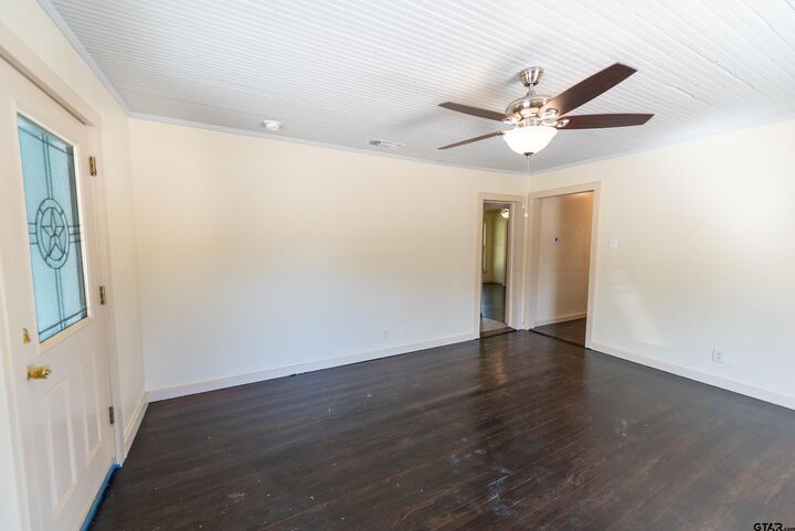 Property Photo: 615 Holbrook St. TX 75457