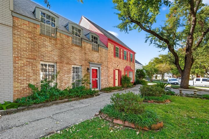 Property Photo:  5204 Arboles Drive B  TX 77035 