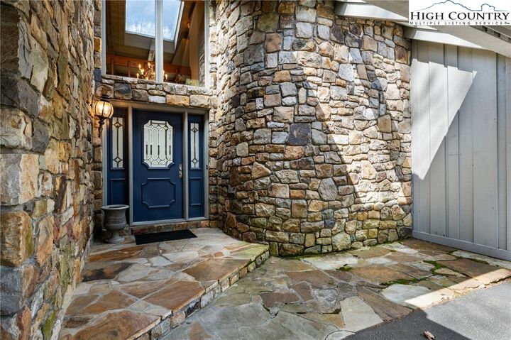 Property Photo:  229 Cardinal Court  NC 28604 