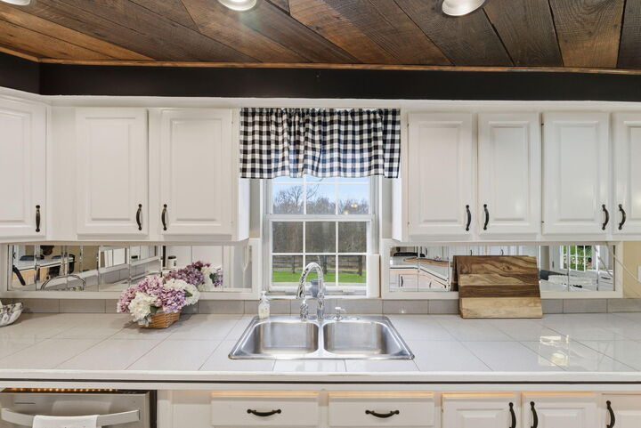 Property Photo: 1600 Hickory Grove Road KY 40342