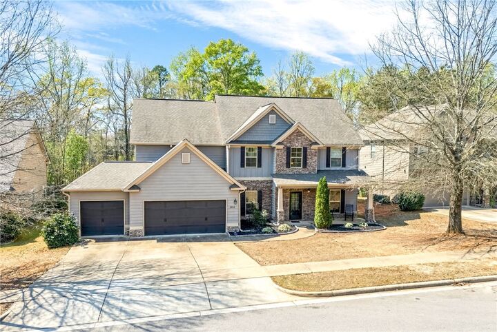 Property Photo: 2922 Stillwood Way AL 36804