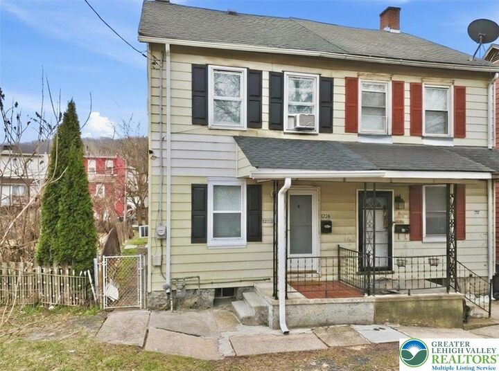 Property Photo:  1226 Railroad Street  PA 18015 