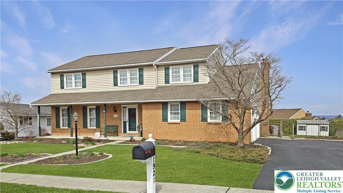 Property Photo:  1921 Belleview Drive  PA 18052 