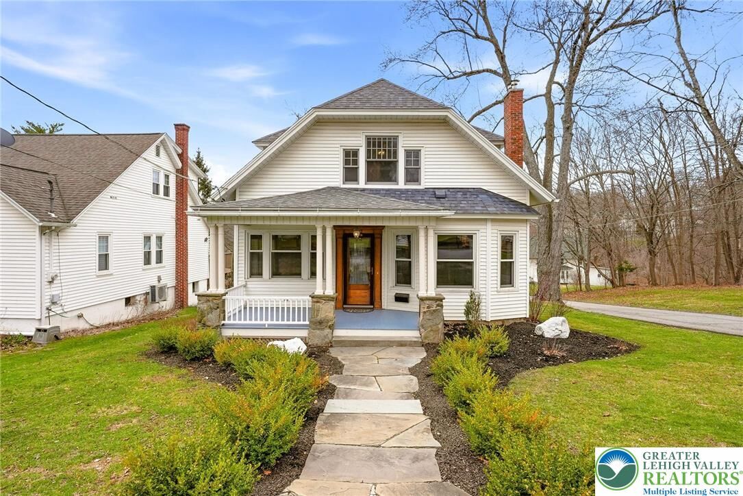 Property Photo:  802 Poplar Street  PA 18411 