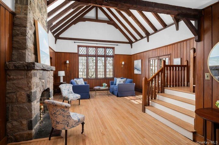 Property Photo:  7 Acorn Lane  NY 10538 