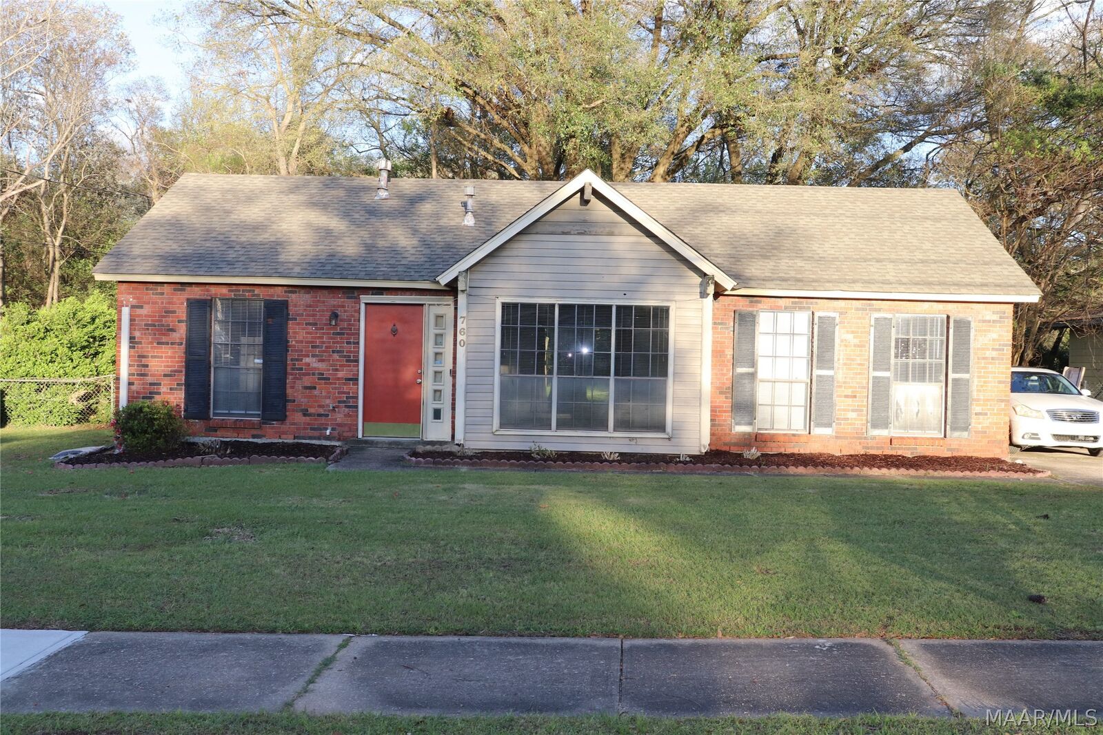 Property Photo:  760 N Burbank Drive  AL 36117 
