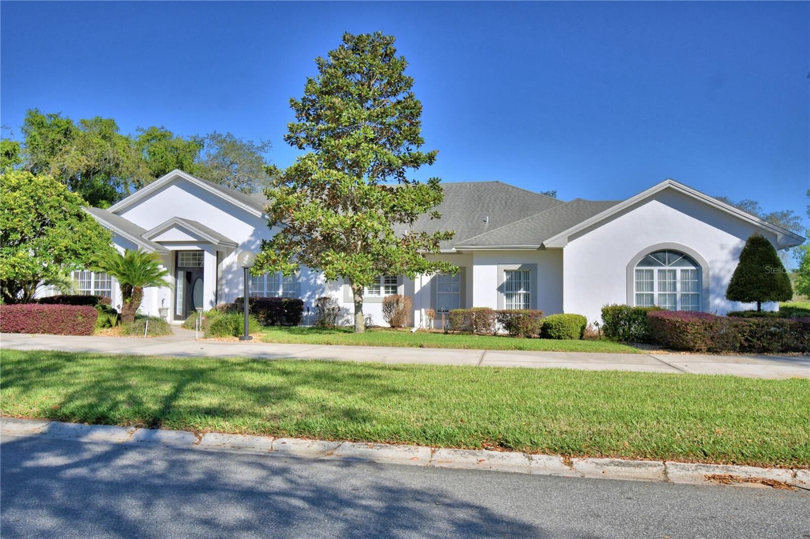 Property Photo: 104 Fairway Drive FL 33844