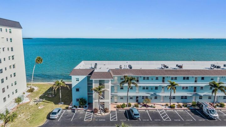 Property Photo:  7 Dunoon Place 102  FL 34698 