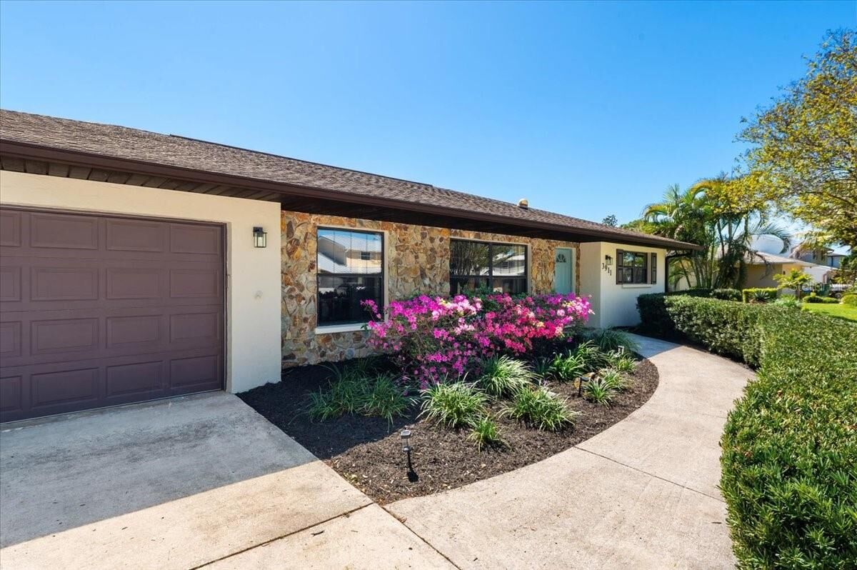 Property Photo:  3911 24th Avenue W  FL 34205 