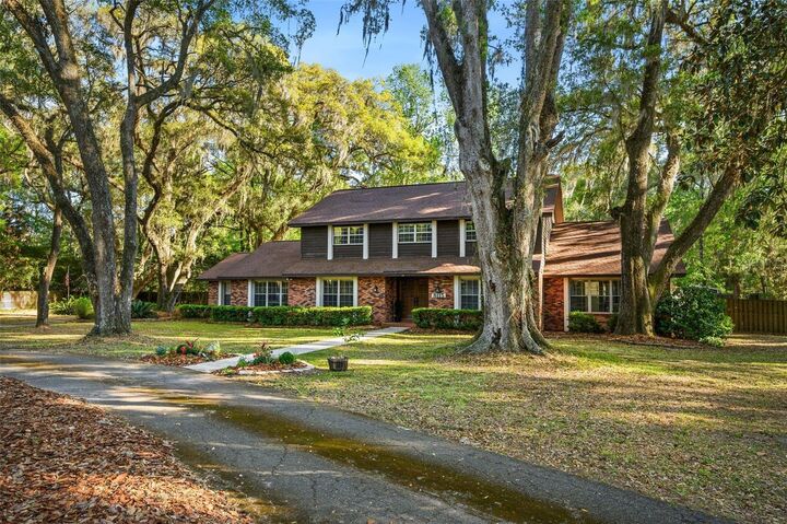 Property Photo:  8115 SW 1st Place  FL 32607 