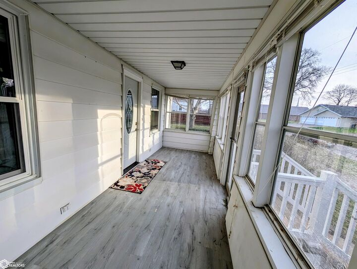 Property Photo:  512 N Plane Street  IA 52601 