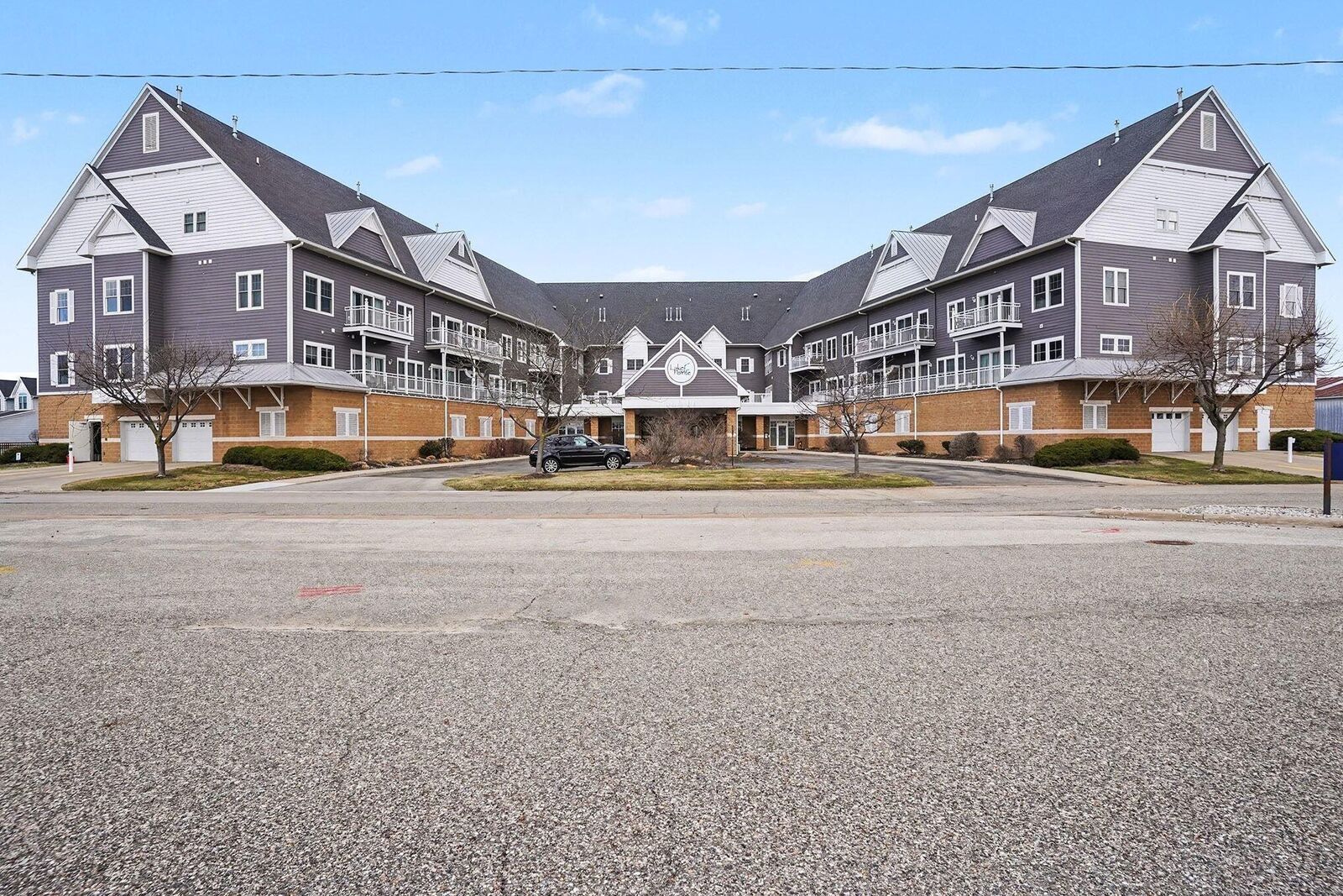 Property Photo:  917 W Savidge Street  MI 49456 