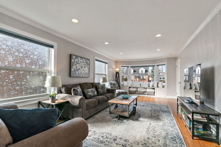 Property Photo: 2627 Clarke Street IL 60171