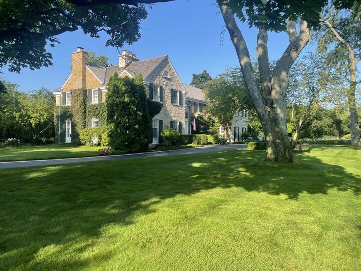 Property Photo: 965 Castlegate Court IL 60045