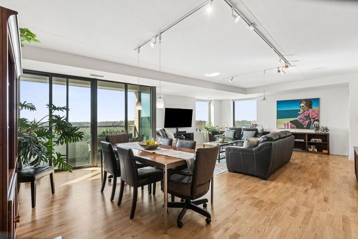 Property Photo: 900 Chicago Avenue 609 IL 60202