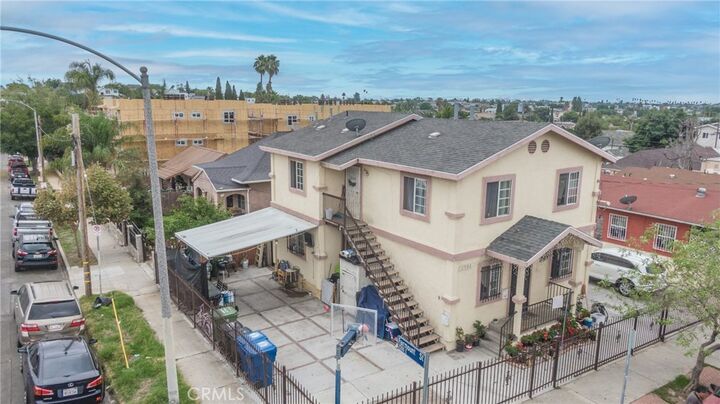 Property Photo:  2500 E Fairmount  CA 90033 