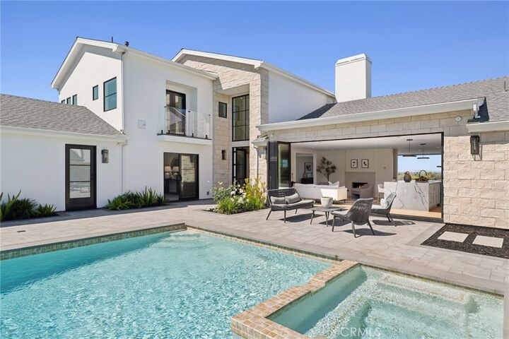 Property Photo:  2433 Blackthorn Street  CA 92660 