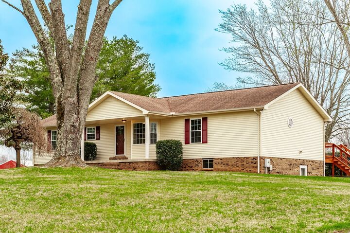 Property Photo:  410 Frog Pond Cemetery Rd  TN 37083 