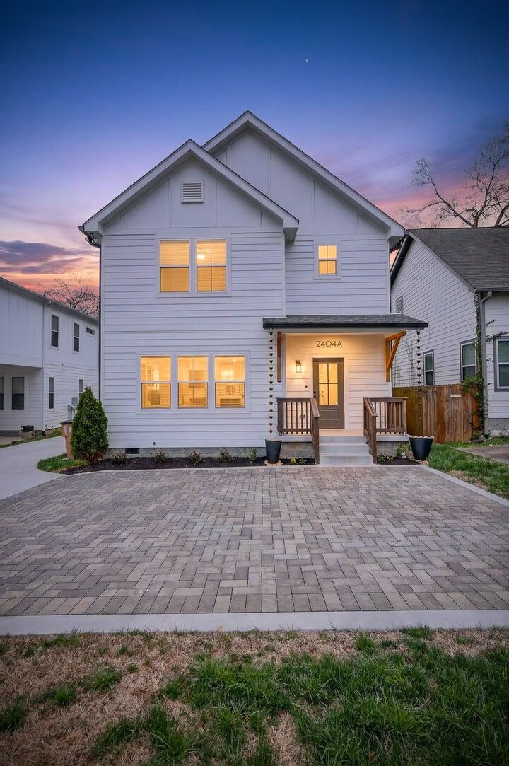 Property Photo: 2404A Middle St TN 37208