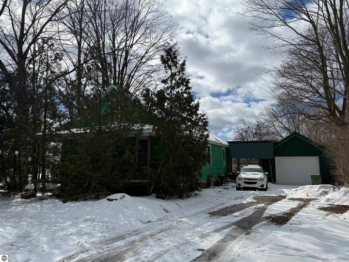 Property Photo: 903 Cotey Street MI 49601