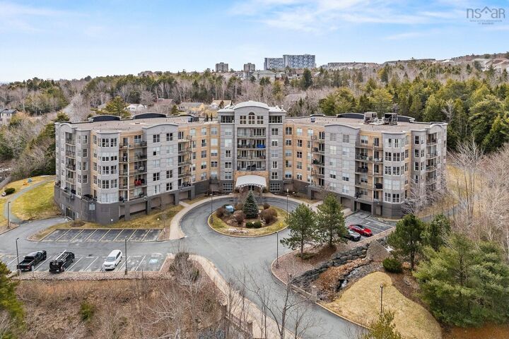 407 36 Southgate Drive — photo 1