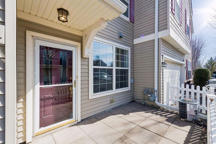 Property Photo: 892 Braunworth Court MN 55318