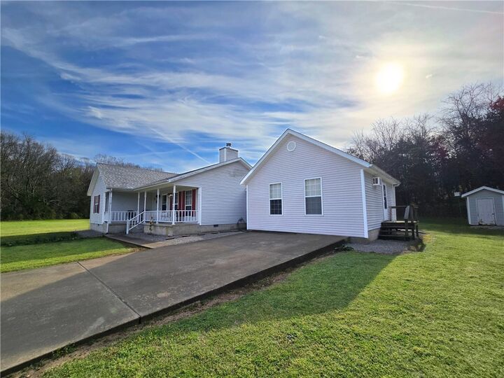 Property Photo: 1511 County Road 617 AR 72638