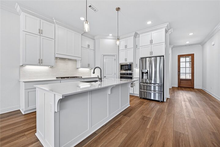 Property Photo: 3004 S 14th Street AR 72758