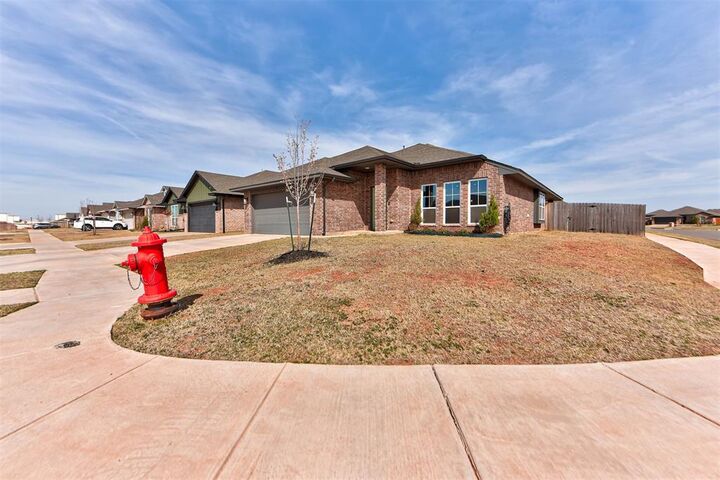 Property Photo: 3401 NW 180th Street OK 73012