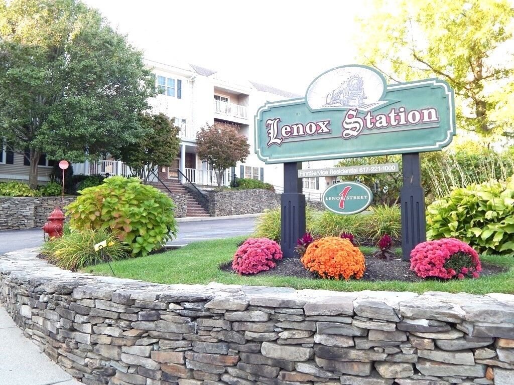 Property Photo: 1 Lenox St 102 MA 02062