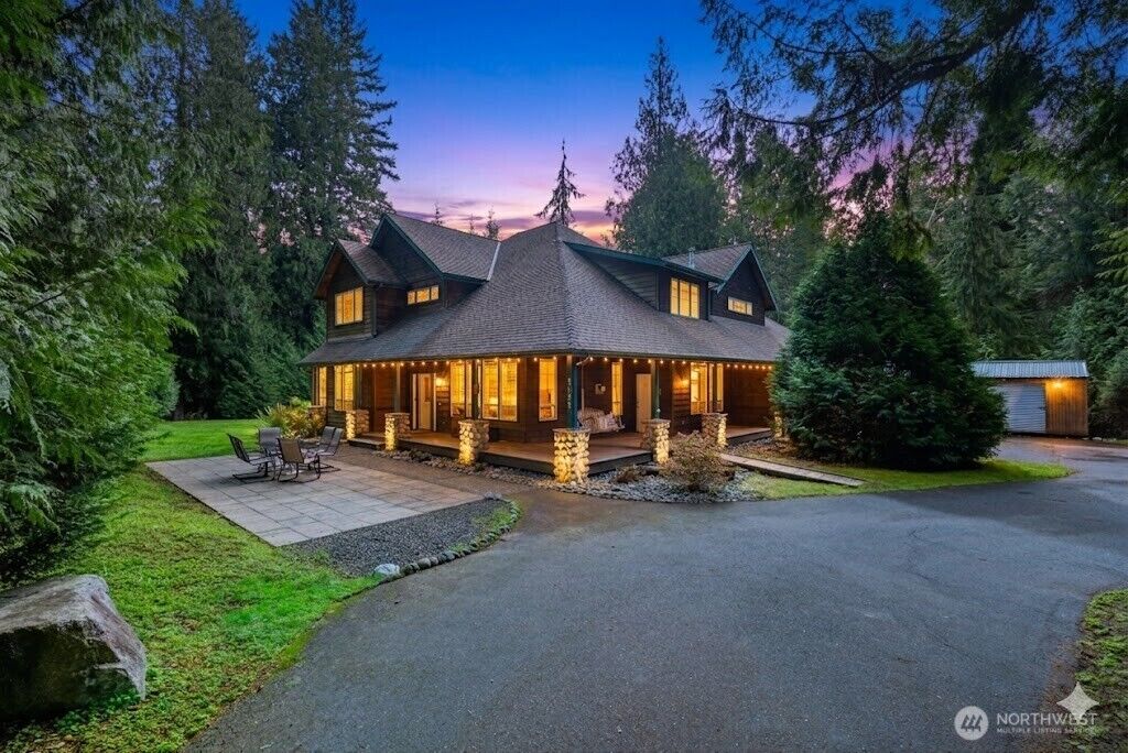 Property Photo: 7139 NE Dolphin Drive WA 98110