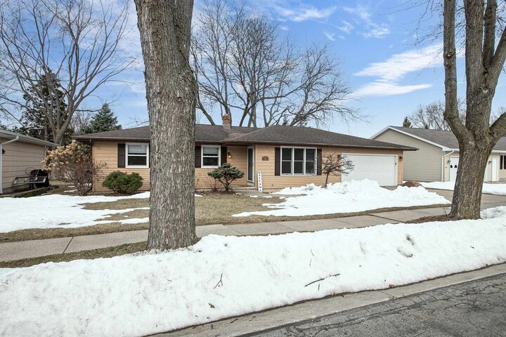 Property Photo:  715 Sheridan Street  WI 54130 