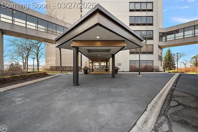 Property Photo: 1001 W Jefferson Ave Unit 7B Avenue MI 48226