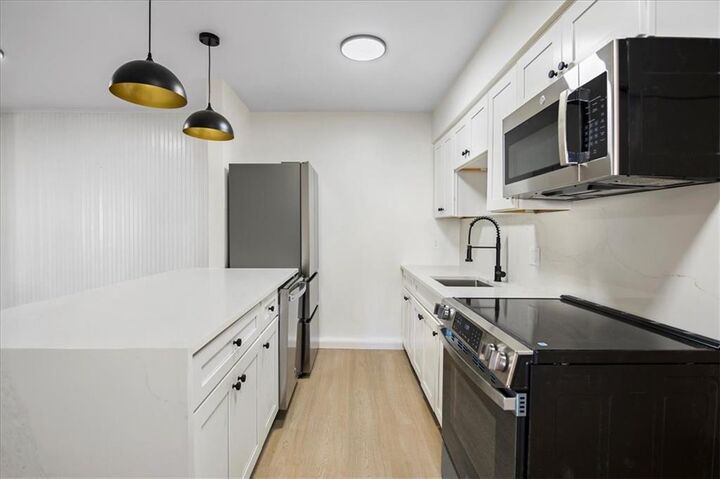 Property Photo: 400 Narragansett Parkway Sc7 RI 02888