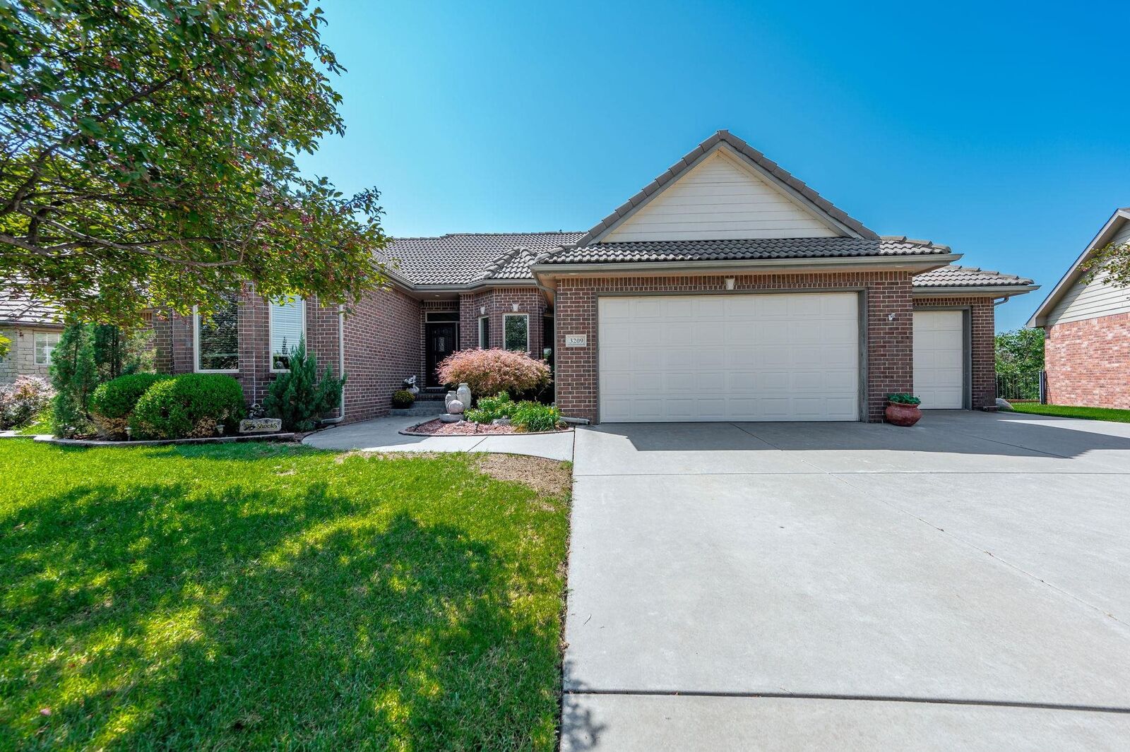 Property Photo:  3209 W Bayview St  KS 67204 