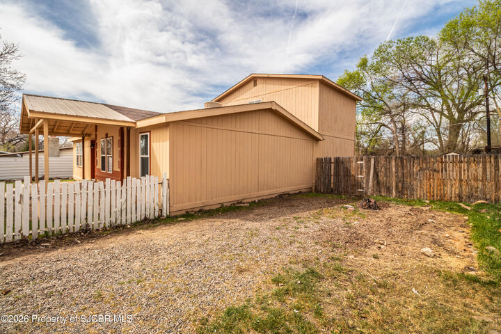 Property Photo:  19 Road 5775  NM 87401 