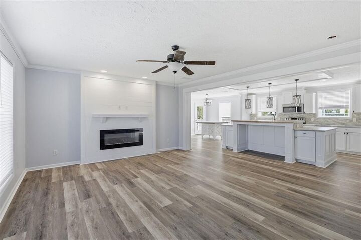 Property Photo:  2038 N Beglis Parkway N  LA 70663 