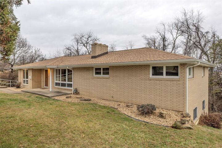 Property Photo:  15 Pleasant Dr  PA 15062 